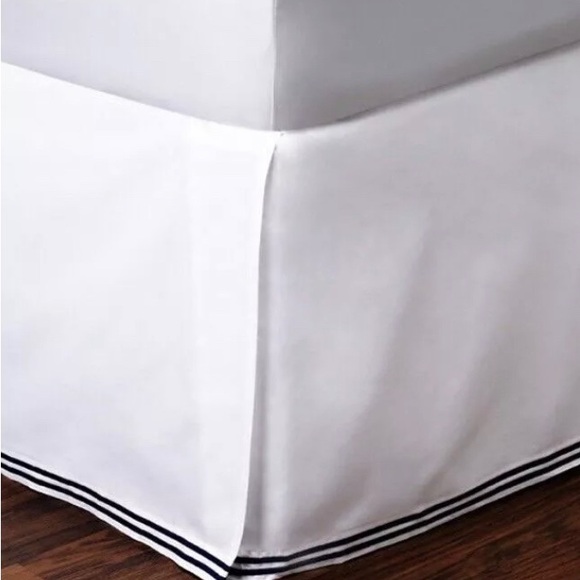 HUDSON PARK COLLECTION Italian Linens Queen Bedskirt, white/stripe Navy Blue - Picture 1 of 5